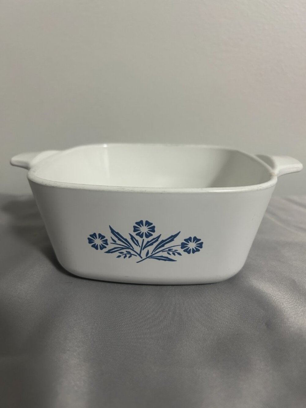 Corning ware Vintage Blue Cornflower Petite Pan Casserole Dish 2  3/4 Cup P-43-B